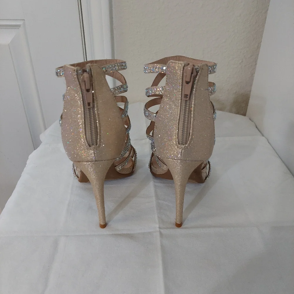 NWOB Bella Marie Sparkling Strappy Cage Heels - Gold 6.5 - Picture 3 of 9